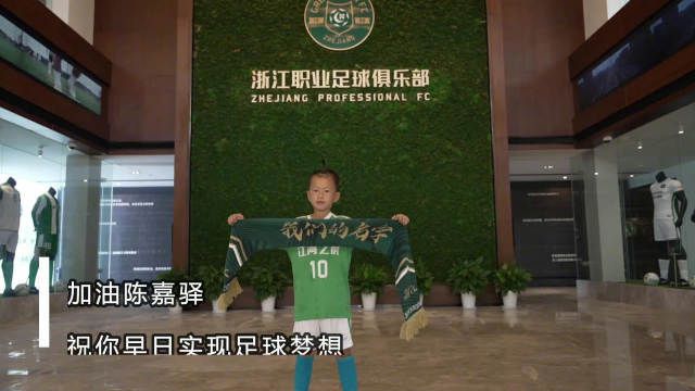 FlorianPlettenberg指出，拜仁有意巴萨中卫阿劳霍，德甲霸主愿意为其支付巨额转会费，但他们已经得知这位乌拉圭中卫希望在冬窗留队。